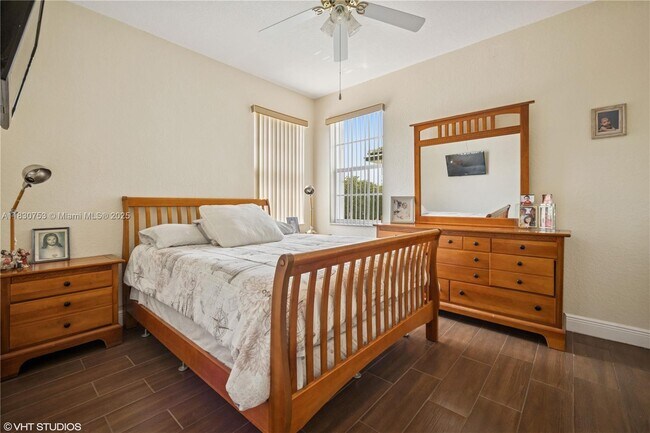 Building Photo - 4954 SW 186th Way