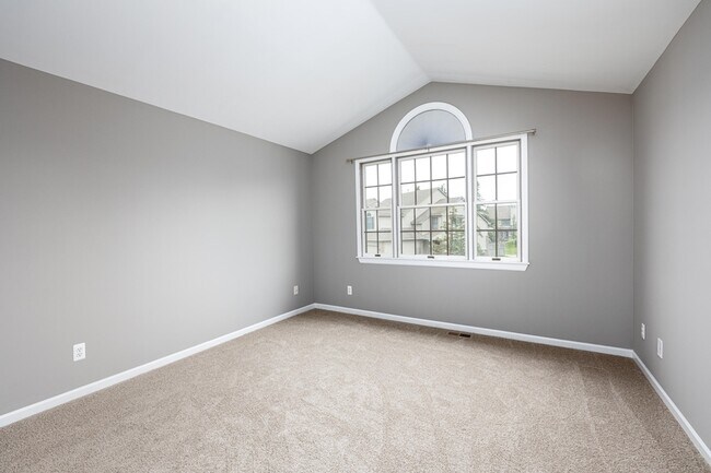 Building Photo - 45085 Horseshoe Dr
