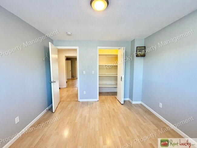 Building Photo - 4901 SW 327th Pl