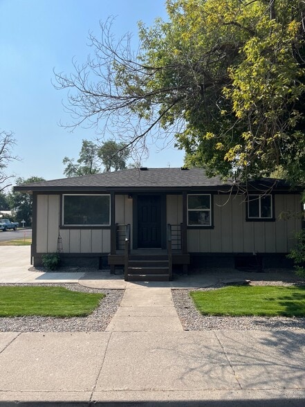 Building Photo - 306 W Antler Ave