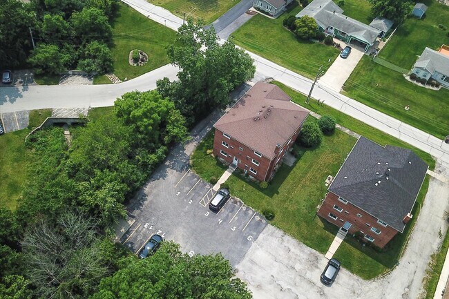 Building Photo - 16035 Laramie Ave