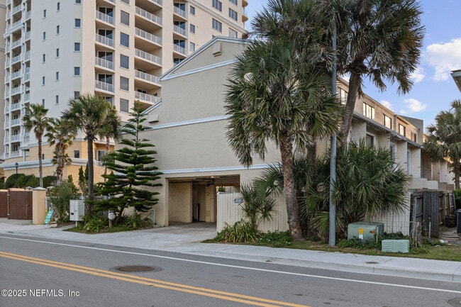 Building Photo - 1107 1st St S