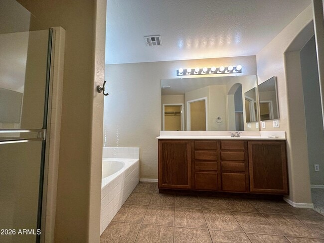 Building Photo - 45560 W Tulip Ln