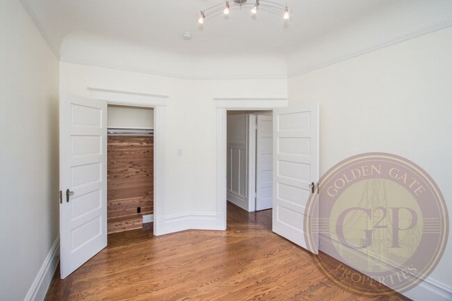 Building Photo - Russian Hill - 3 BR, 1 BA Condo 1,125 Sq. ...