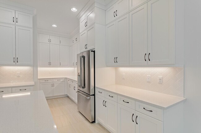 Building Photo - 13559 Artisan Cir