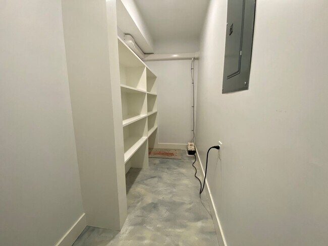 Building Photo - River Pied a Terre