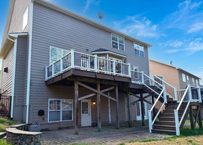 Building Photo - Stunning 2 Story, 4 Bedroom, 4.5 Bath Home Located in the Bridgemill Community in SC!