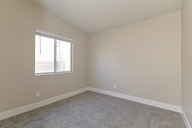 Building Photo - 5238 Olive Dale Ct