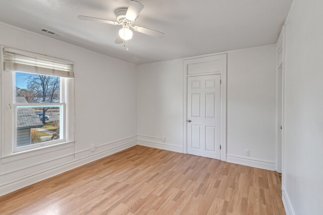 Building Photo - Renovated 4-Bedroom, 2-Bath Apartment in P...