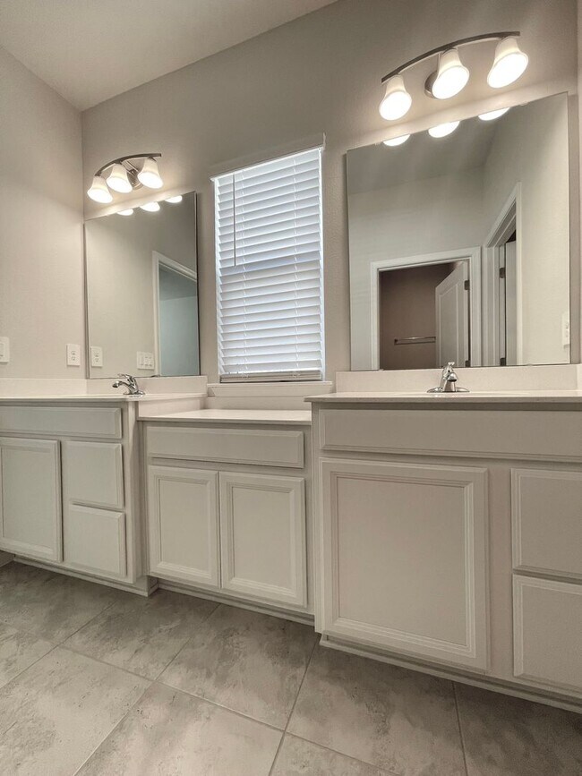 Building Photo - Move In June 16th! Brand New Construction ...
