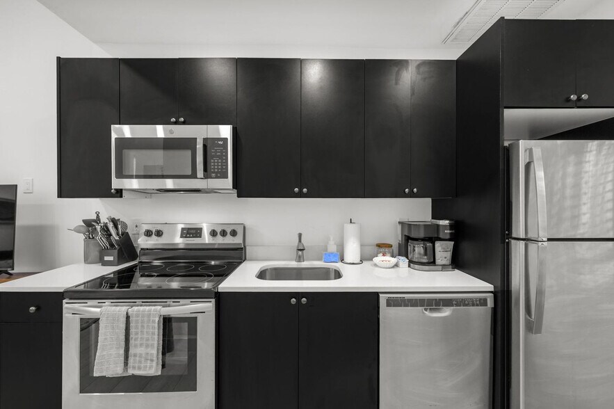 Building Photo - 1862 6th St