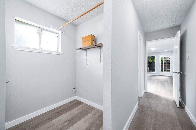 Building Photo - 3430 W Creek Club Dr