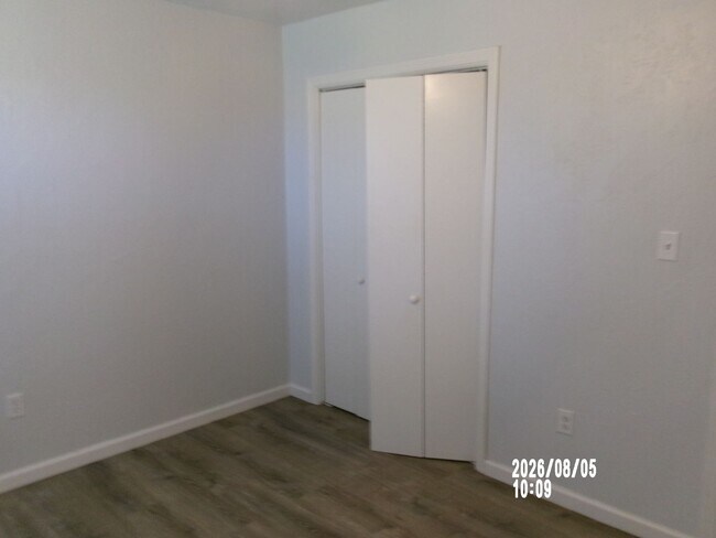 Building Photo - 6049 SW Atterbury Dr