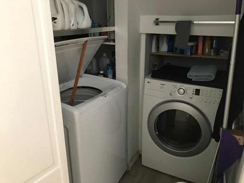 Building Photo - 4522 Saint Clair Ave