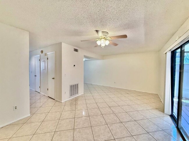 Building Photo - 3416 Sunrise Villas Ct N