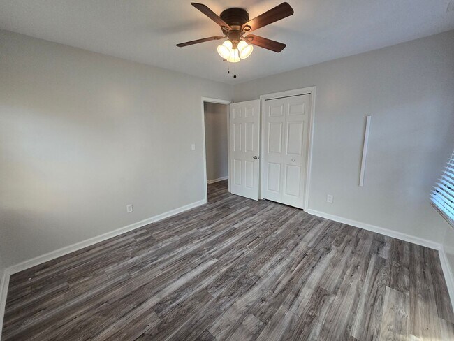 Building Photo - 1091 Pleasant Oak Dr