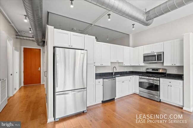 Building Photo - 811 4th St NW