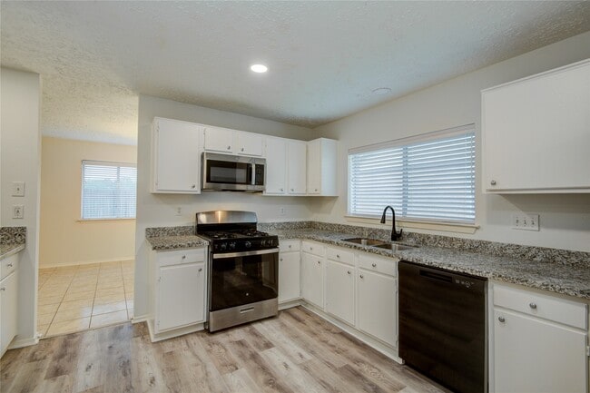 Building Photo - 1911 Ripple Creek Dr