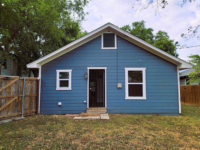 Building Photo - 5233 Wellesley Ave