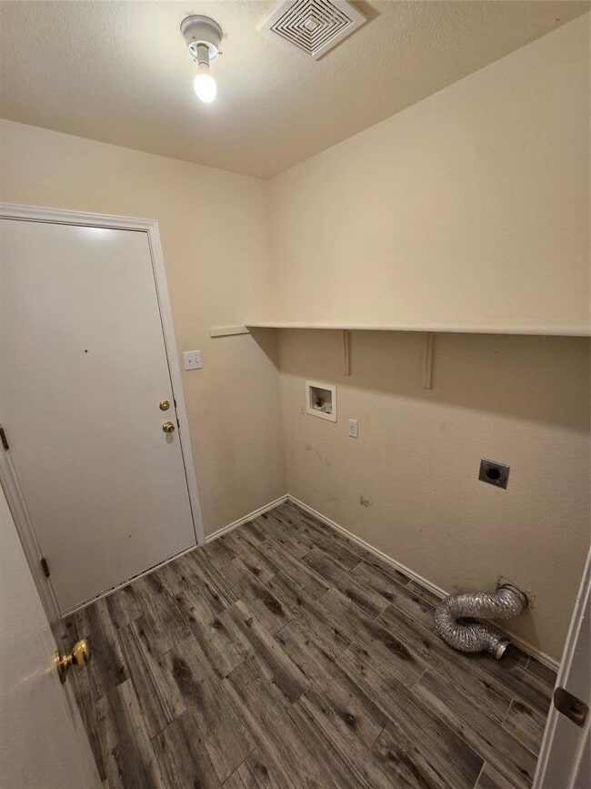 Building Photo - 2011 Garrison Dr