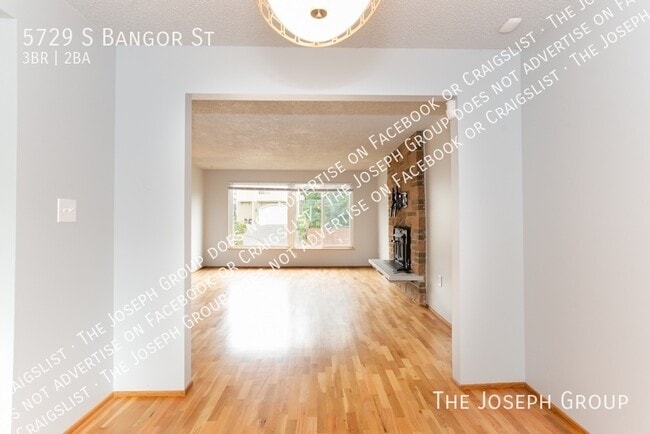 Building Photo - 5729 S Bangor St