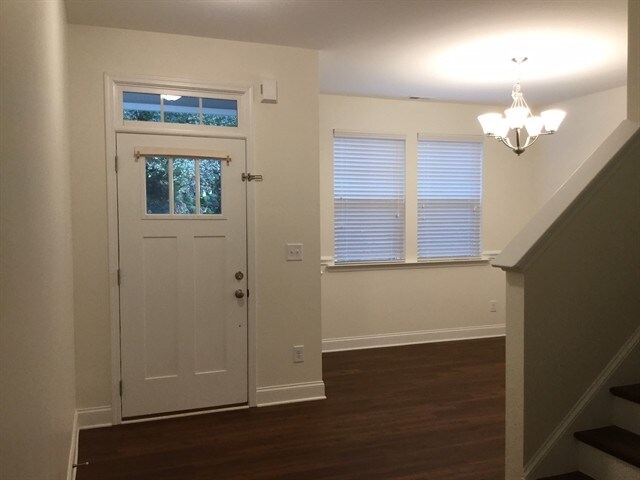 Building Photo - 303 South Fork Lane