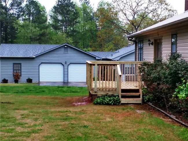 Building Photo - 4907 Bentwood Dr
