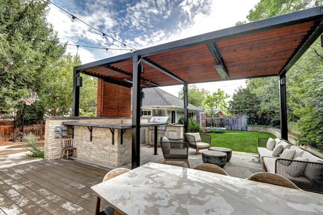 Building Photo - Beautiful Luxury Home Available in Boulder