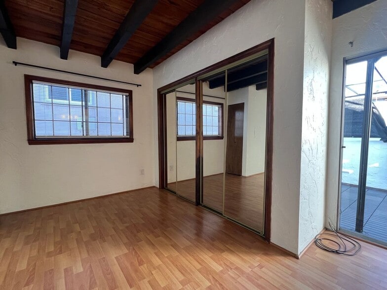 Building Photo - 2208 Grant Ave