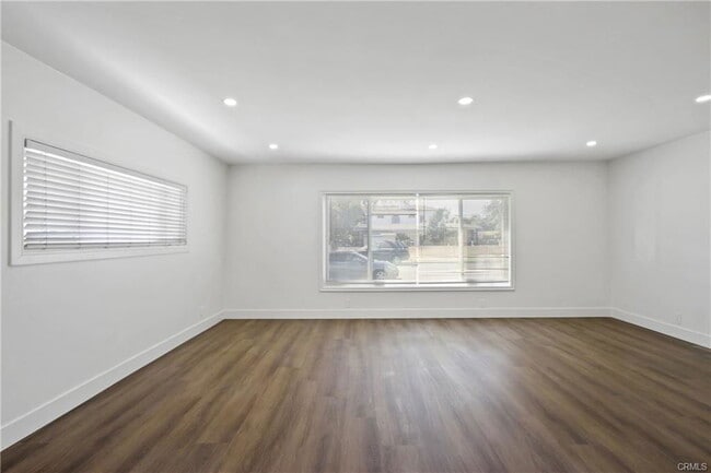 Building Photo - 8437 Everest St