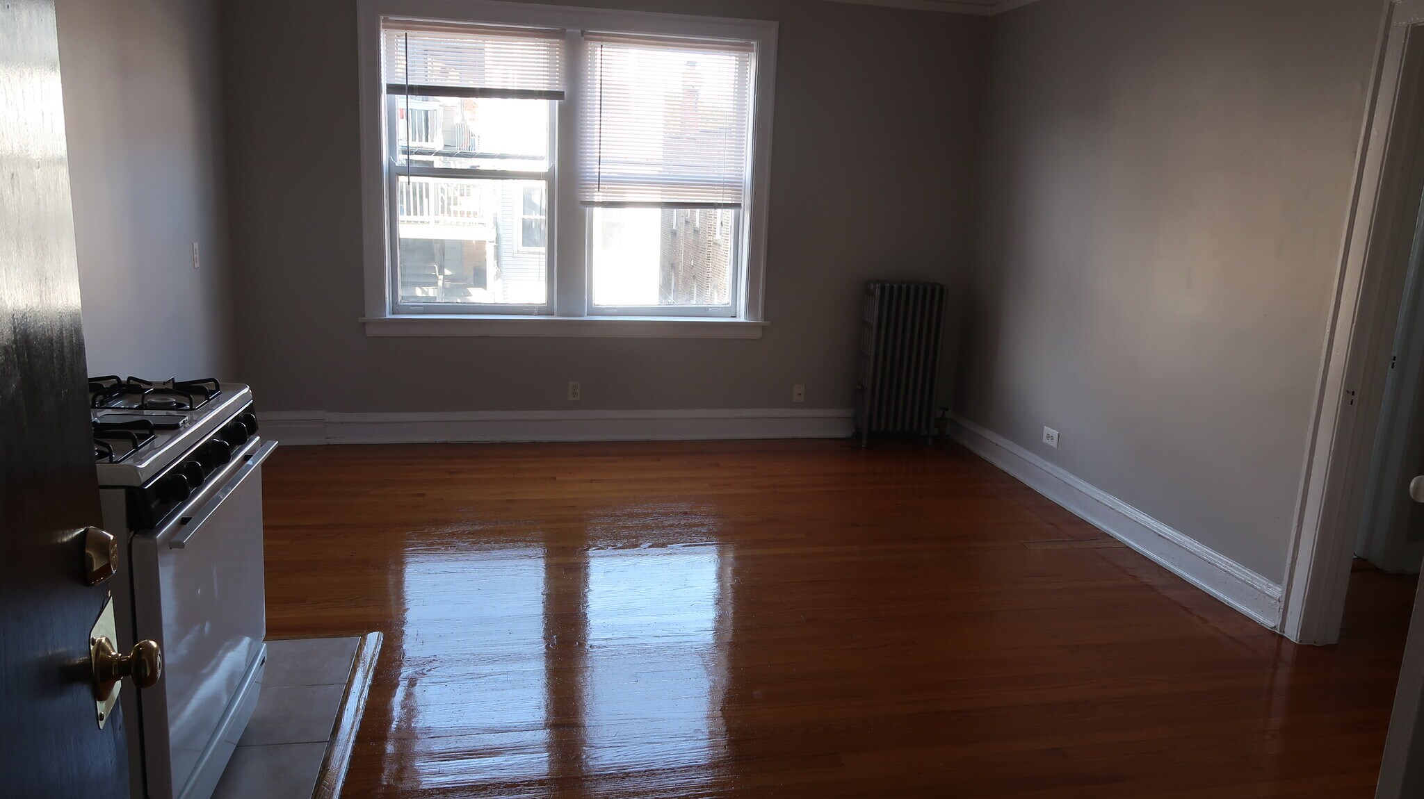 Building Photo - 1716 W Albion Ave