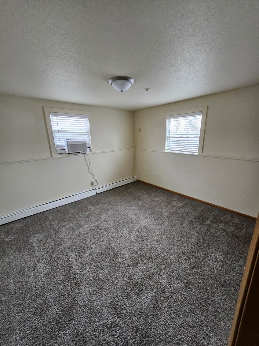 Building Photo - 1700 E 12th St