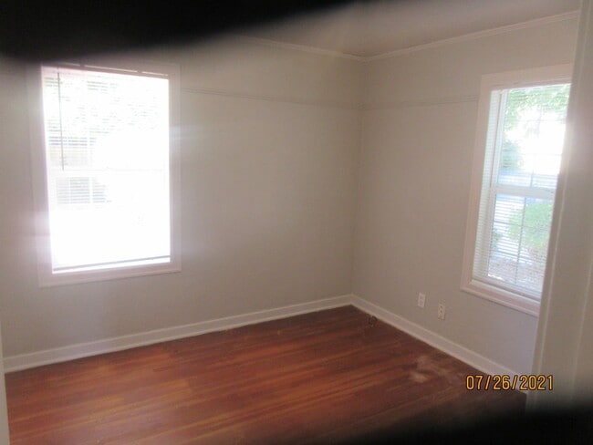 Building Photo - (936) 18th Street Home - 3 Bedroom / 2 Bat...