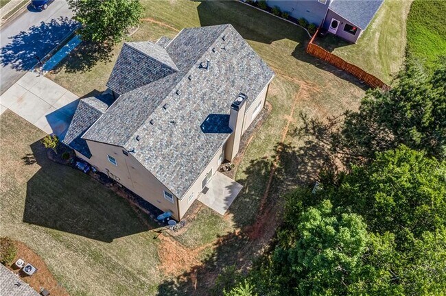 Building Photo - 853 Van Briggle Path NE
