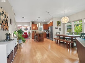 Kitchen / Great Room - 10677 SE 21st Ave