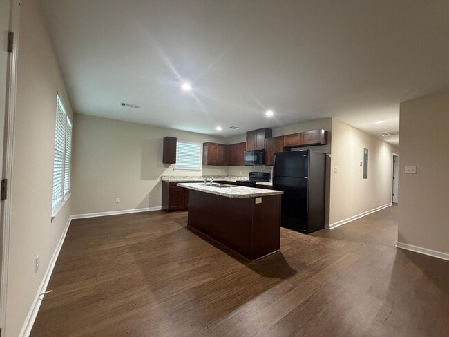 Building Photo - New Home! 4/2!