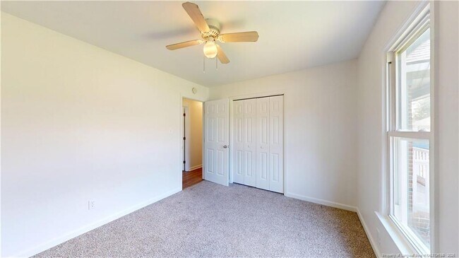 Building Photo - 242 Eppingdale Dr
