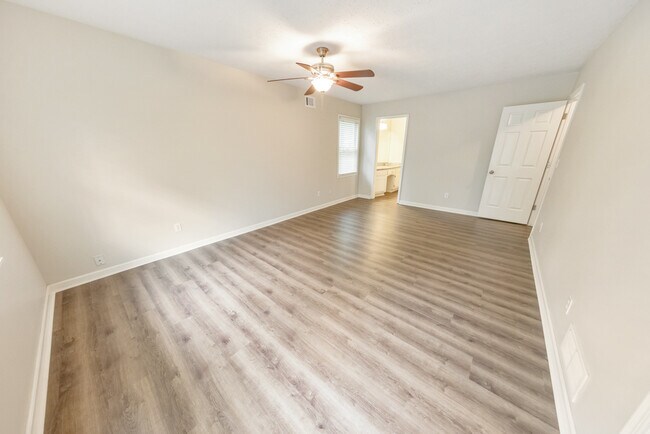 Building Photo - 2980 Hembree Rd NE