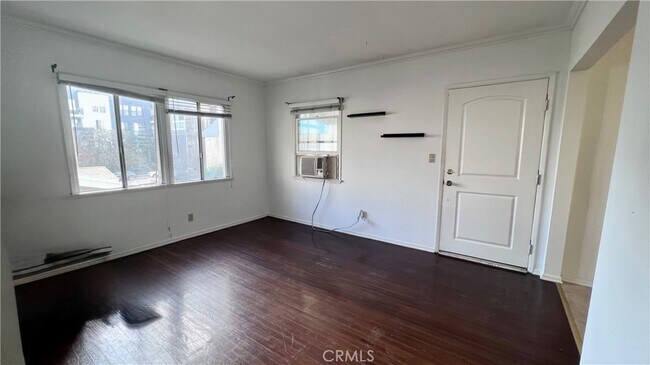 Primary Photo - 11103 Cumpston St
