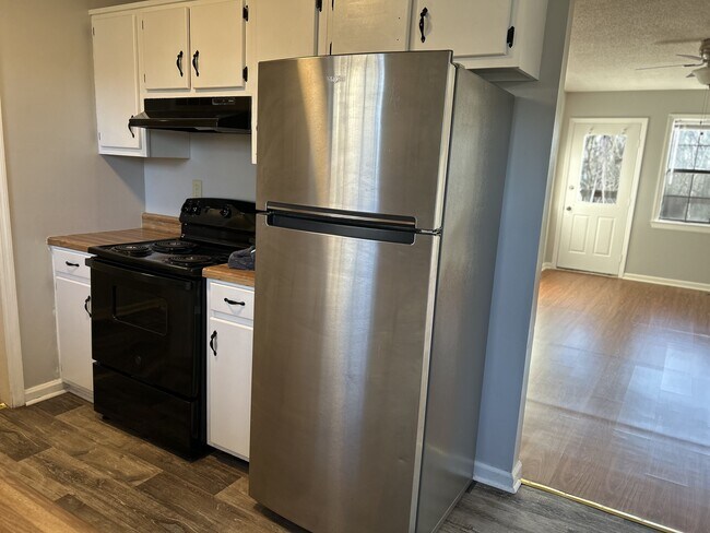 Building Photo - 301 Autumn Ave