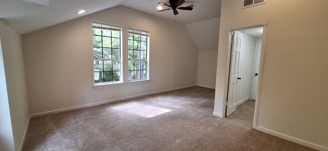 Building Photo - Beautifully renovated home in Rocky Woods ...