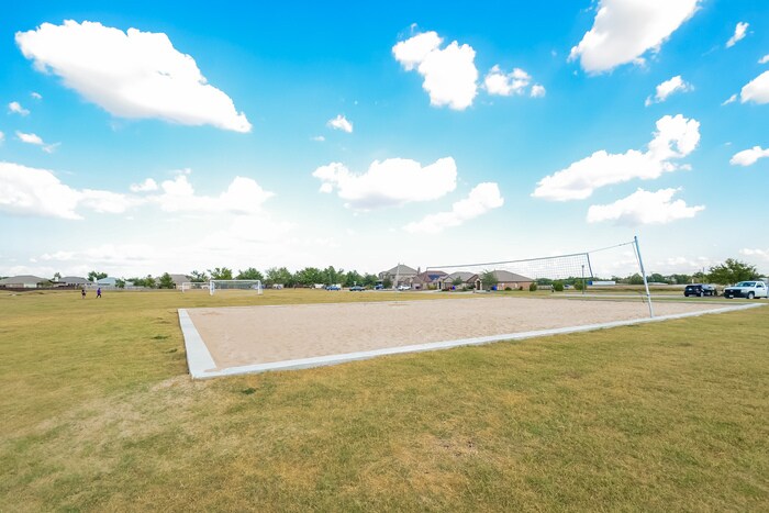 Building Photo - 904 Silver Maple Ln