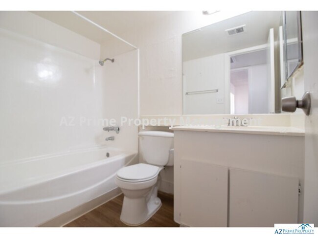 Building Photo - 3421 W Dunlap Ave
