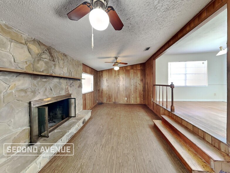 Building Photo - 7583 Patrice Ct