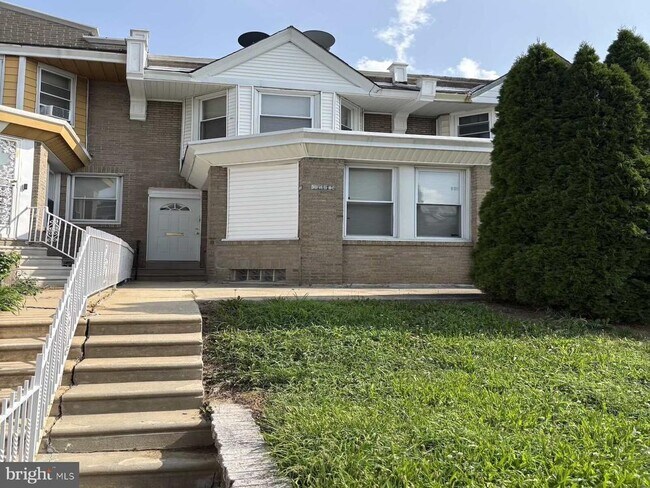 Building Photo - 5450 Diamond St
