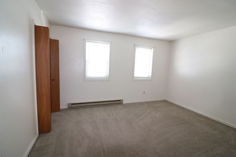 Building Photo - 40 Oriole Dr