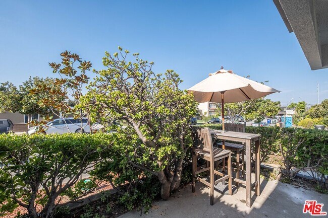 Building Photo - 3826 Prospect Ave