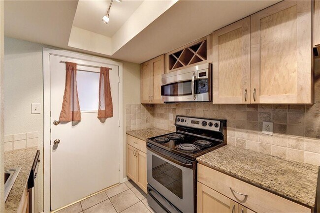 Building Photo - 3627 Menchaca Rd