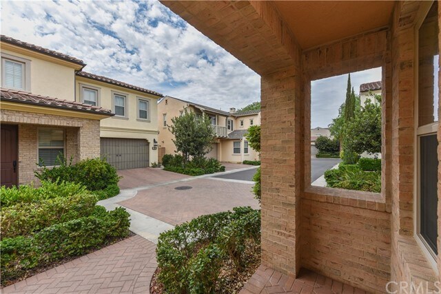 Building Photo - 42 Twin Gables