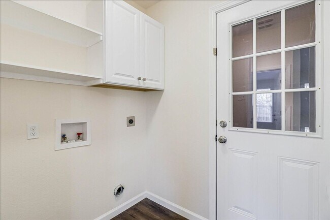 Building Photo - 7314 Ottawa Cir